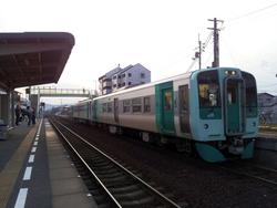 84番への最寄り駅、JR屋島駅